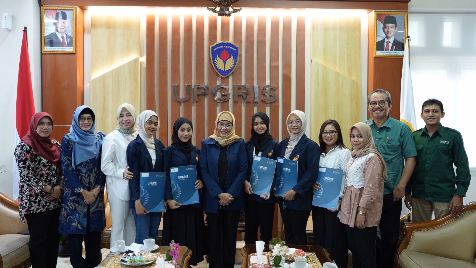 Lepas Empat Mahasiswi ke India, Rektor UPGRIS: "Manfaatkan Kesempatan Internasional Seluas-luasnya"