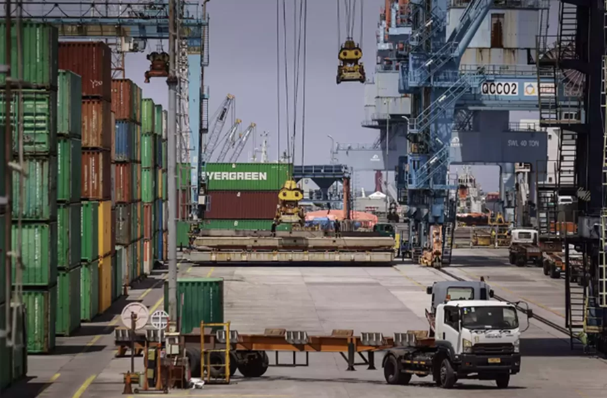 Tanda-Tanda Bahaya dalam Ekosistem Logistik Maritim Indonesia – Lombok Insider