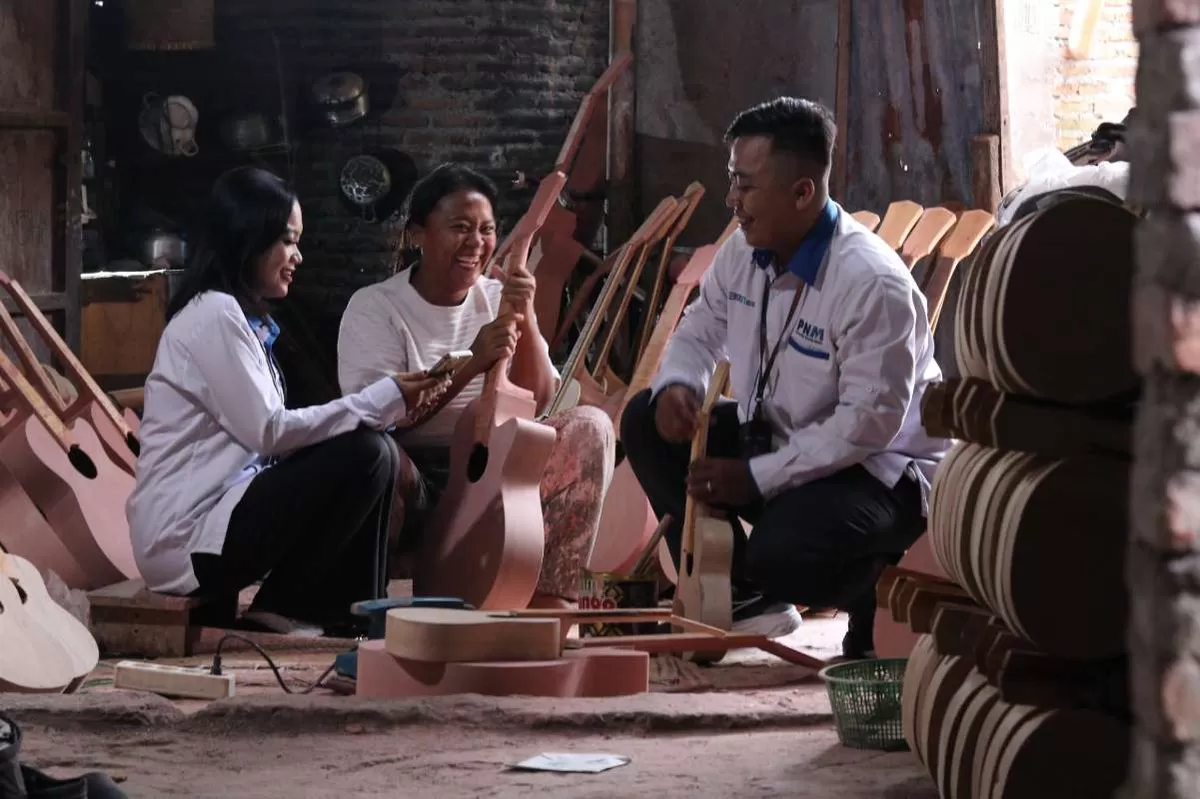 Sempat terjerat rentenir, bersama PNM kini Ibu Rini bangkit dan menata masa depan keluarga – Lombok Insider